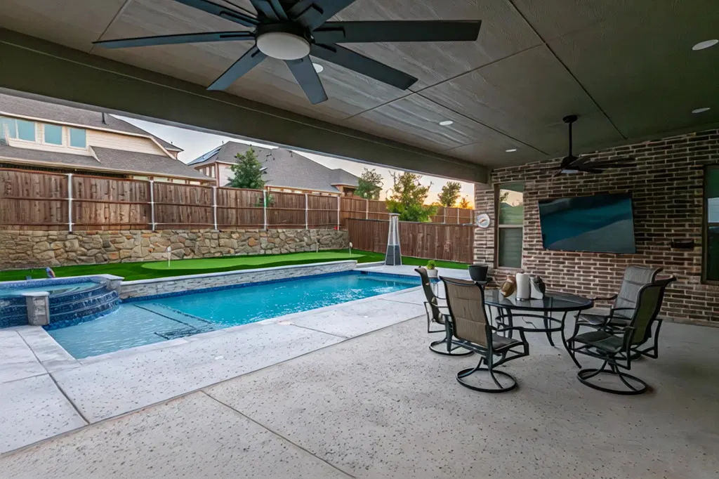 Texas Direct Roofing & Construction ad